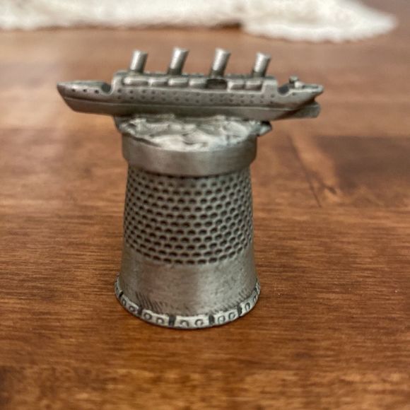 Miniature Titanic Thimble - Picture 2 of 6